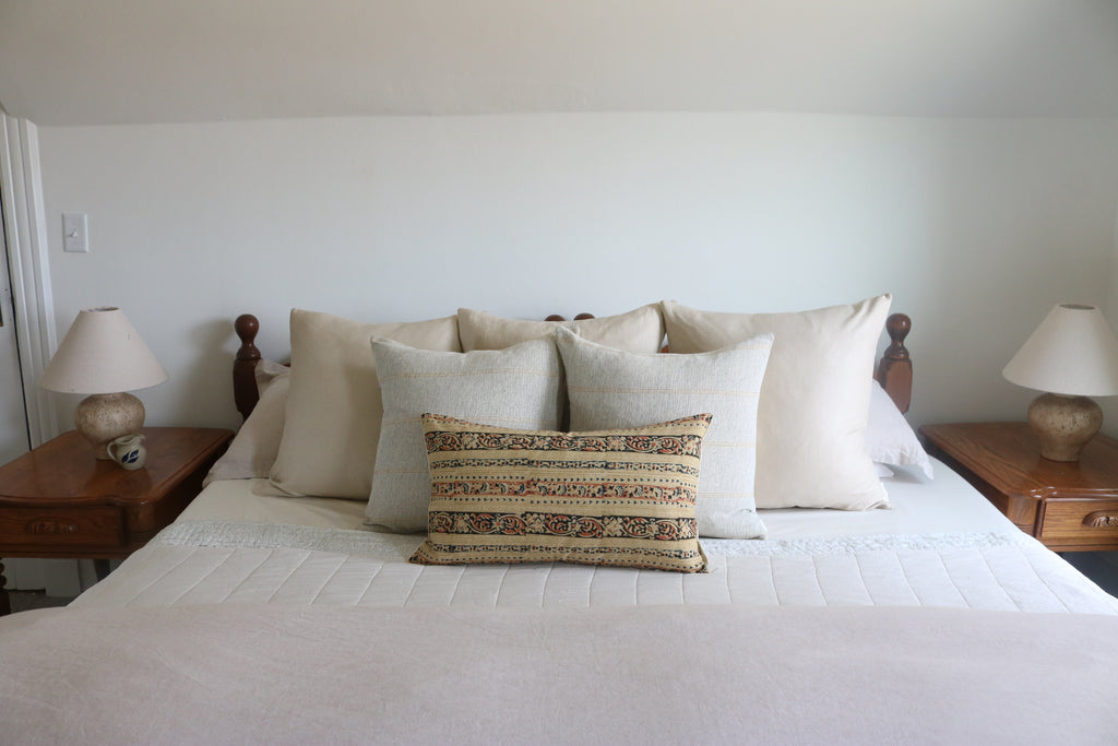 Meera Pillow II